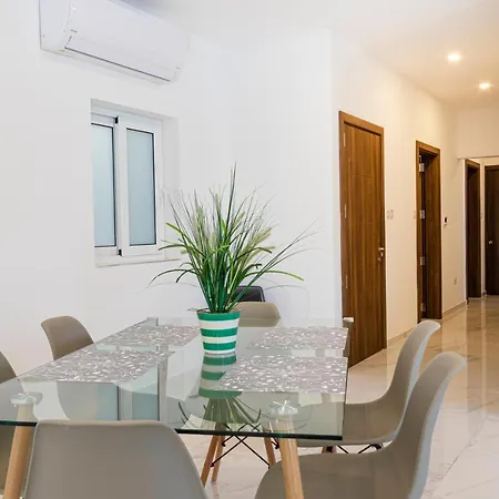 Ha2- Modern And Spacious 3 Bedroom *
