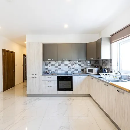 Ha2- Modern And Spacious 3 Bedroom Appartement *