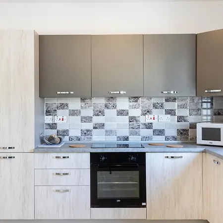 Ha2- Modern And Spacious 3 Bedroom
